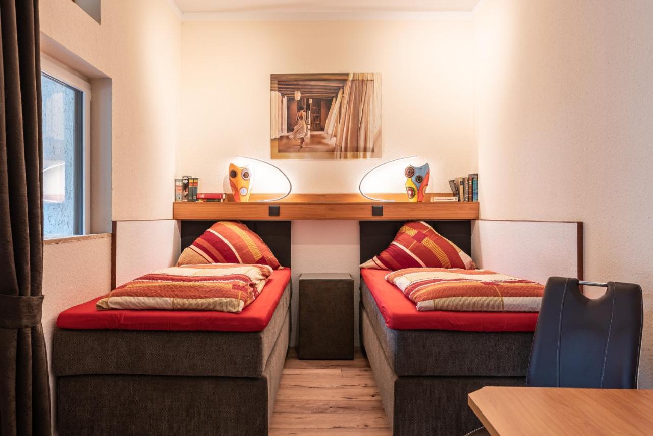 Land-hotel Zum Schwan, Garni Weilerswist-metternich, 3 E-ladestationen, Naehe Phantasialand, Palmenparadies Euskirchen